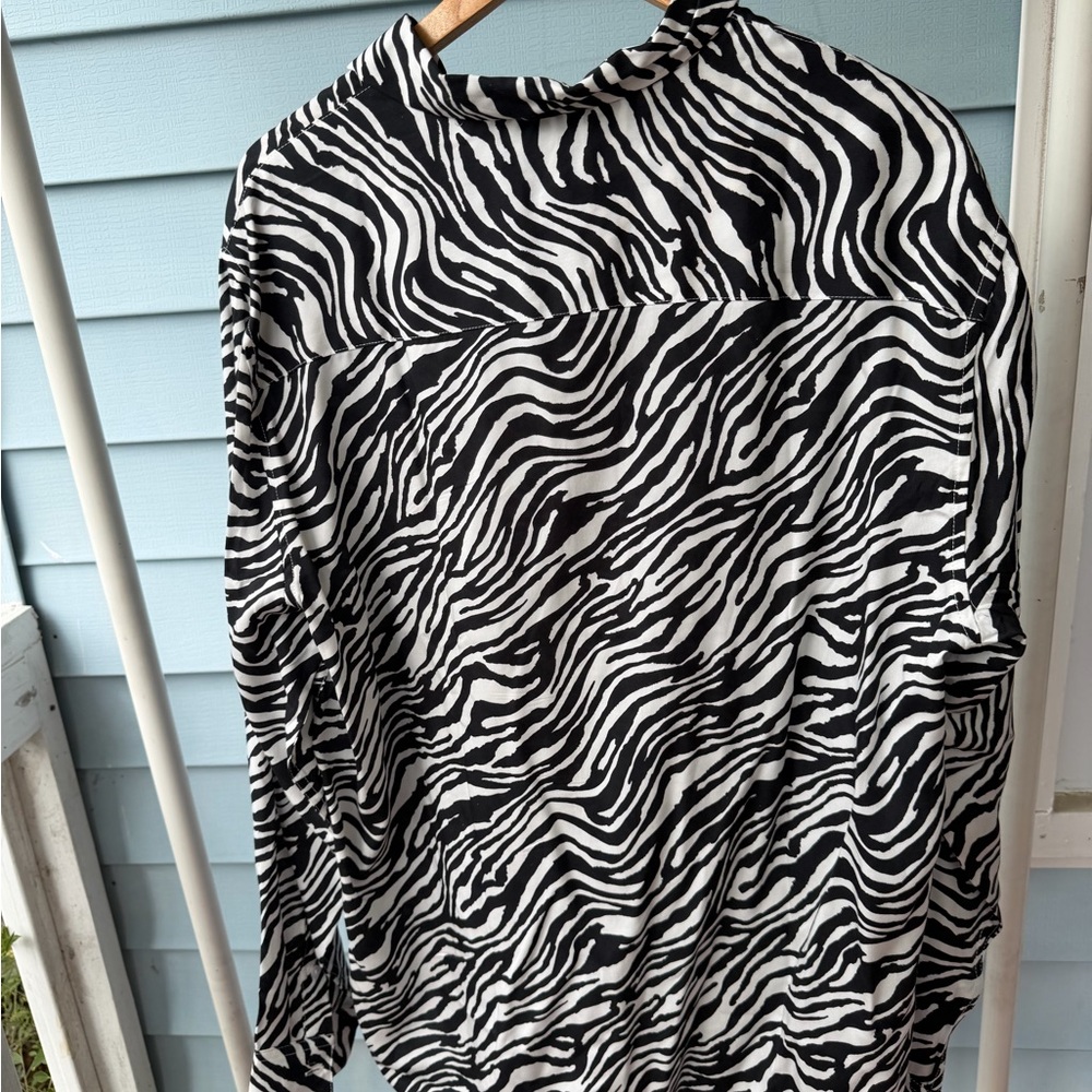 H&M Black and White Zebra Print Button-Down Shirt - Picture 3 of 4